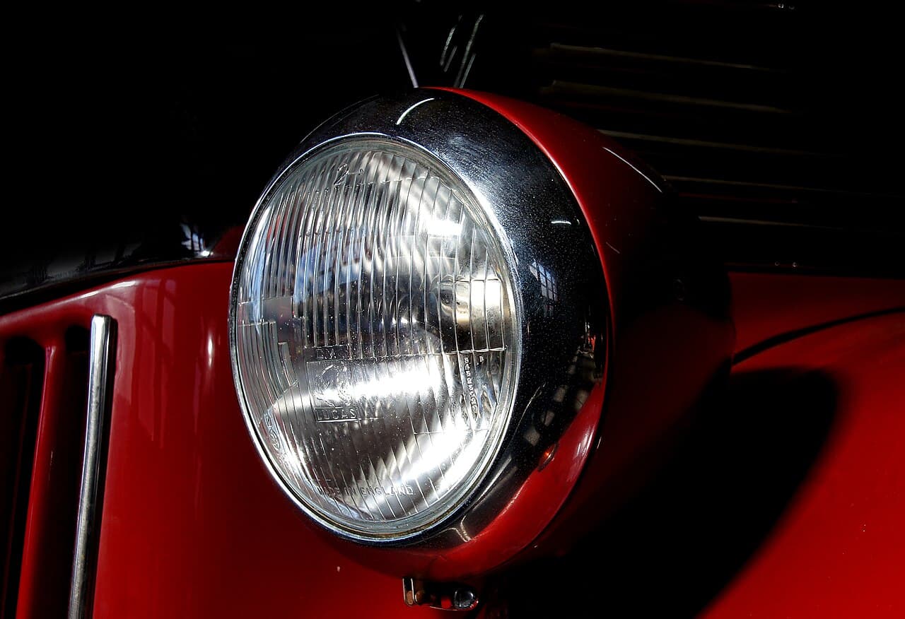 Automobile headlamp detail