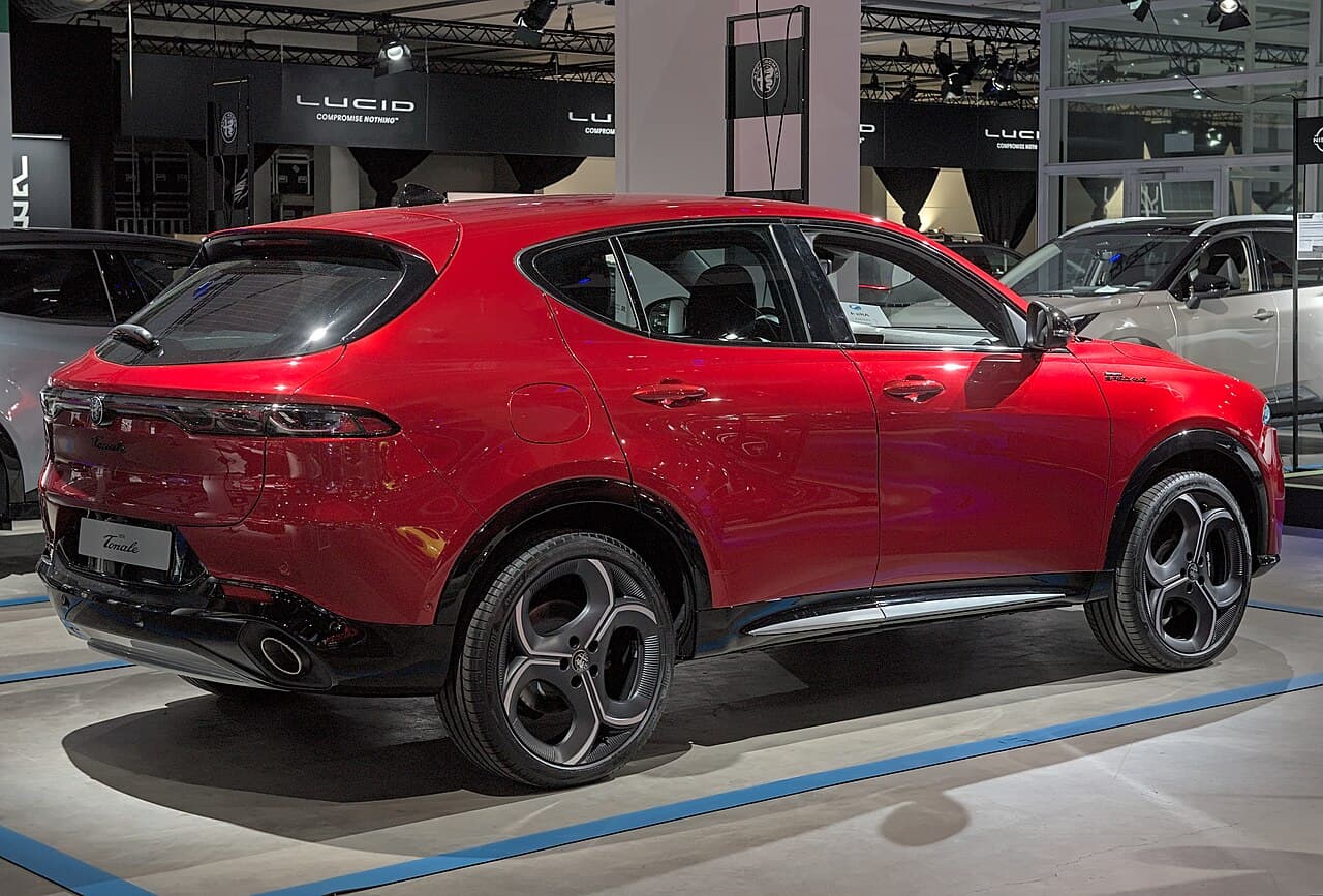2025 Alfa Romeo Tonale eAWD exterior