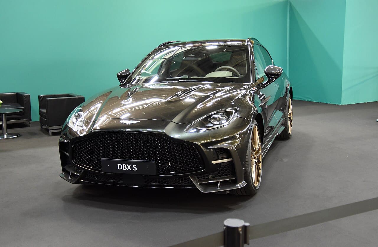 2026 Aston Martin DBX 727 exterior