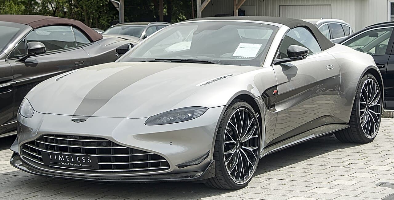 Aston Martin Vantage model reference