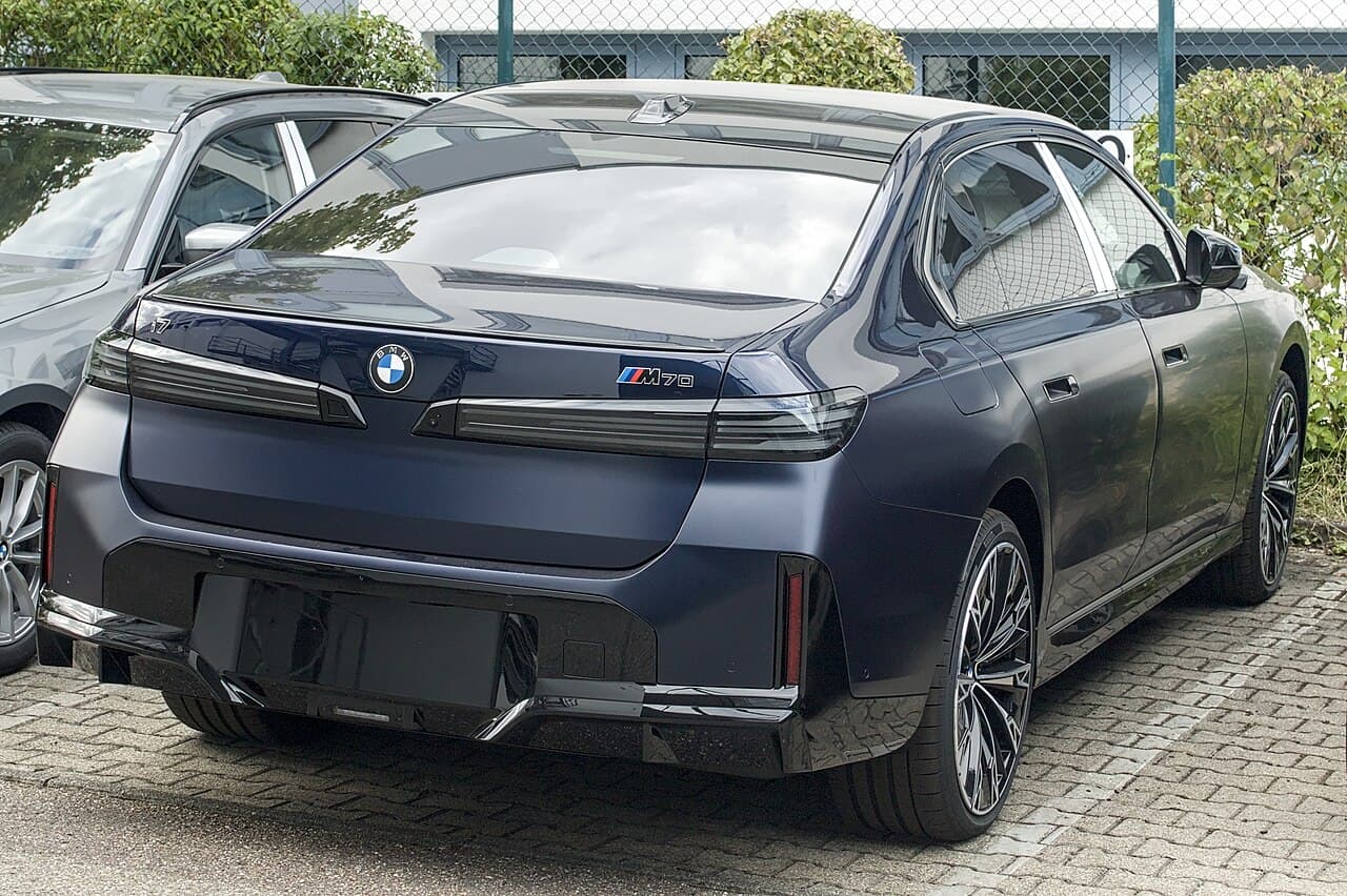 BMW i7 model reference