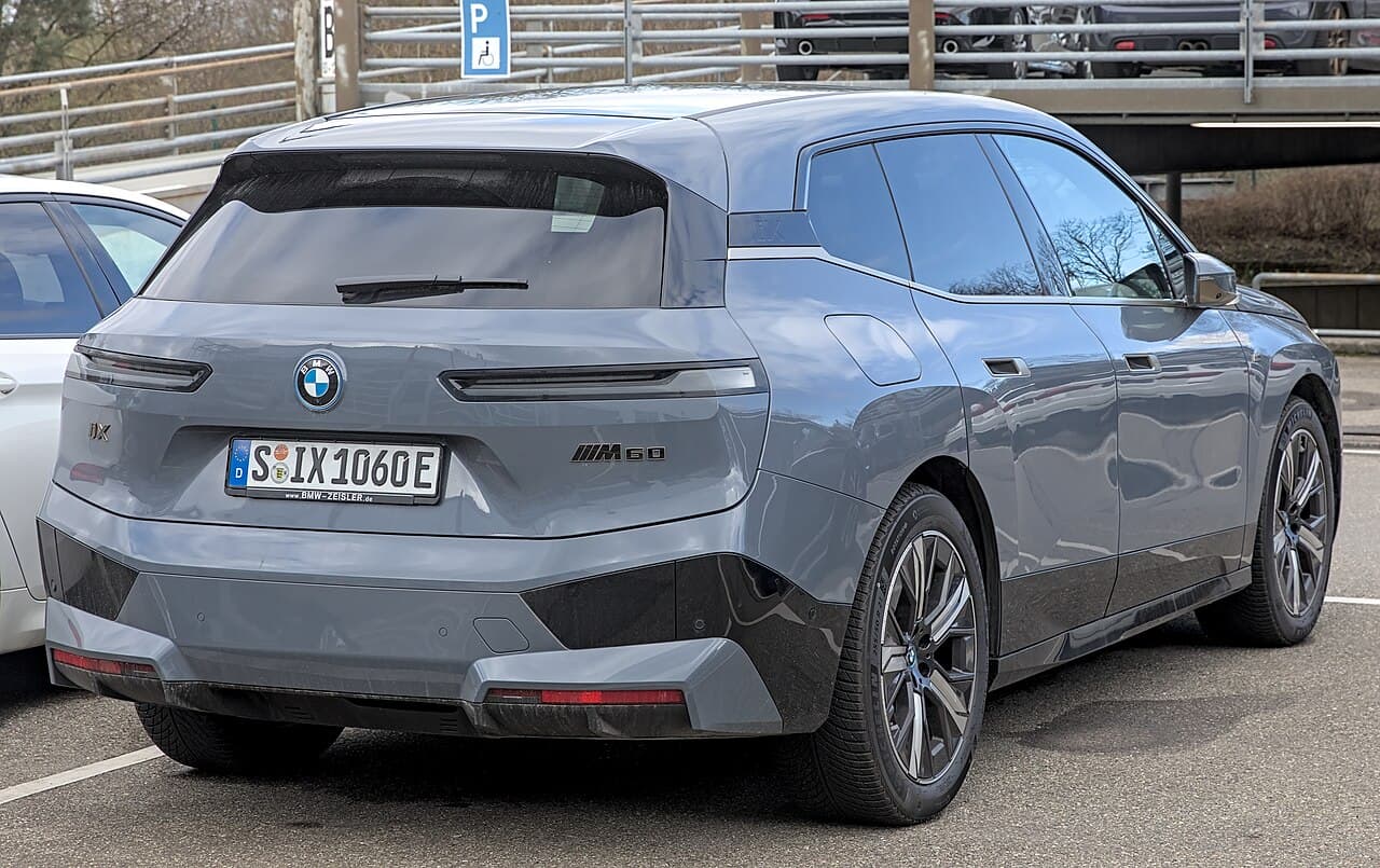 BMW iX model reference