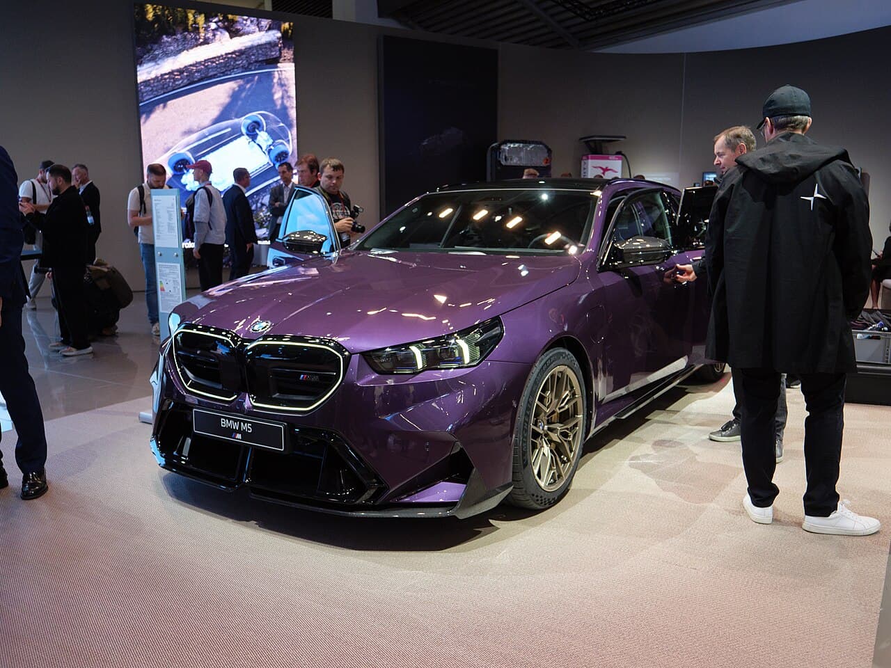 2025 BMW M5 exterior
