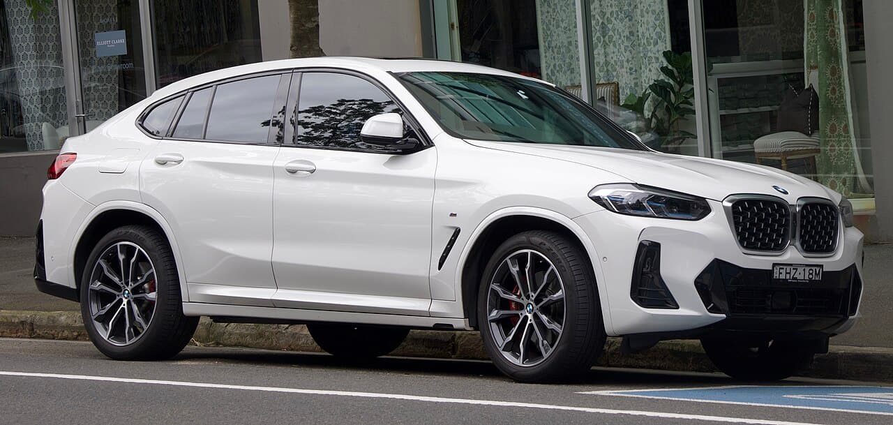 2024 BMW X4 exterior
