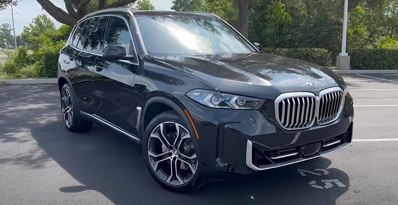 2024 BMW X5 exterior