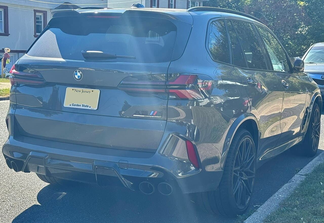 2025 BMW X5 exterior