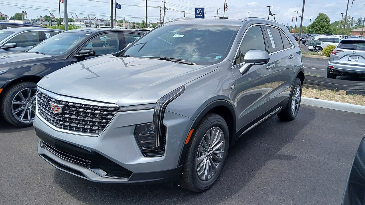 2024 Cadillac XT4 exterior