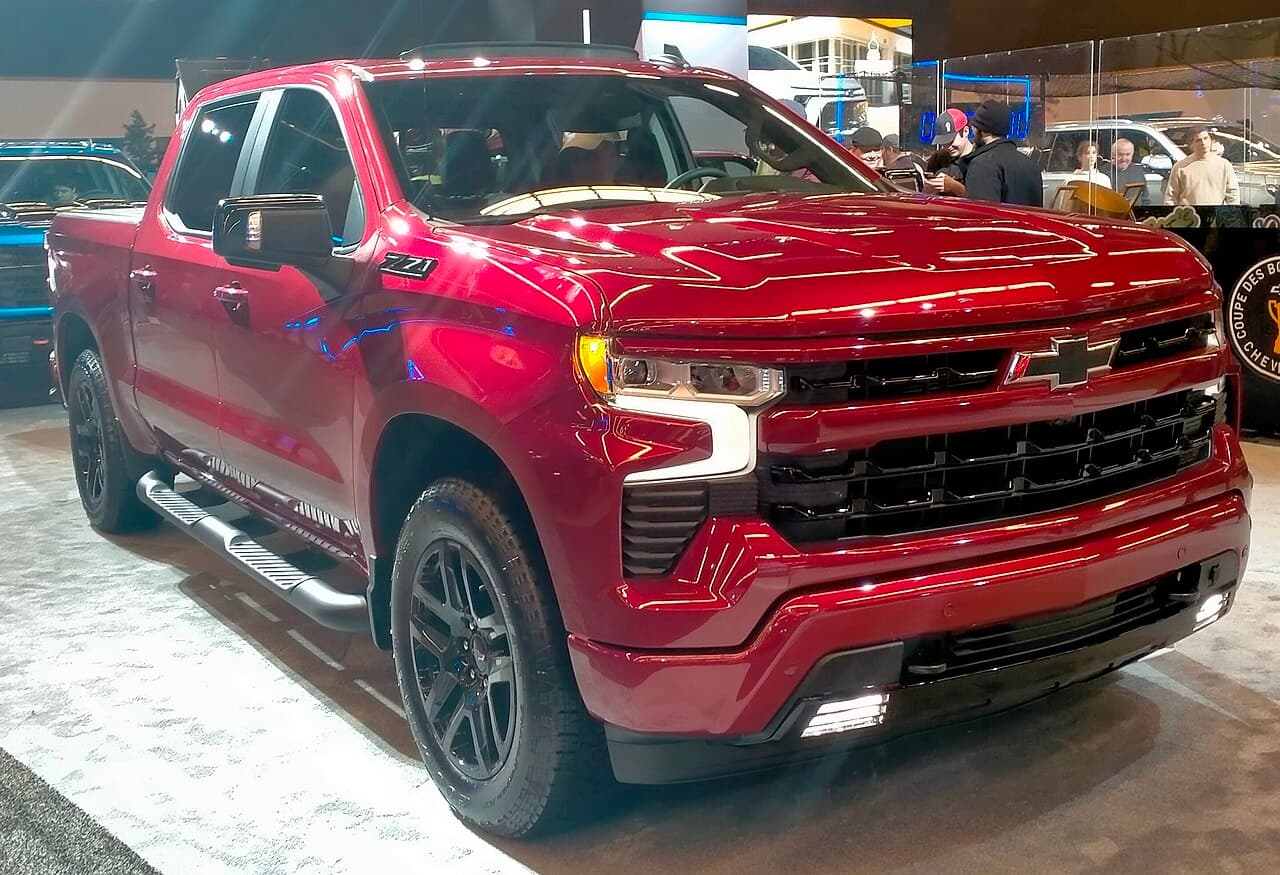 2024 Chevrolet Silverado exterior