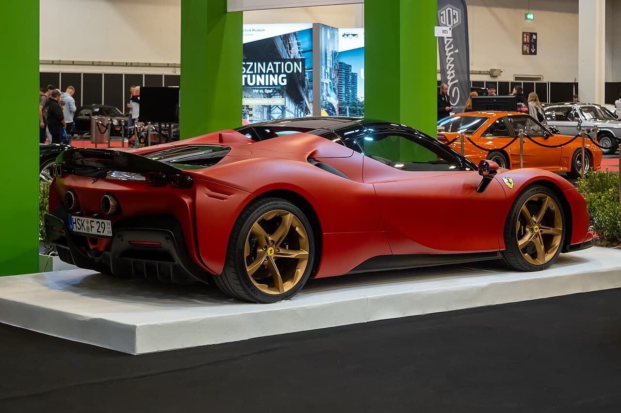 2024 Ferrari SF90 Spider exterior