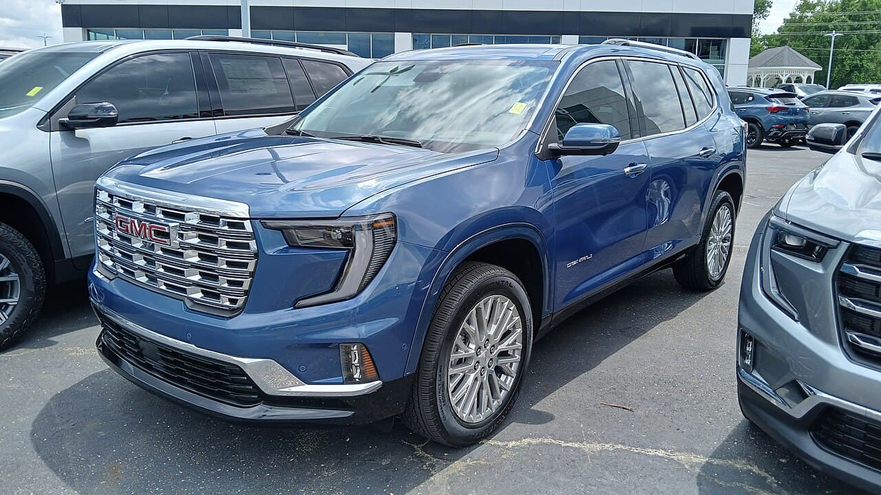 2024 GMC Acadia exterior