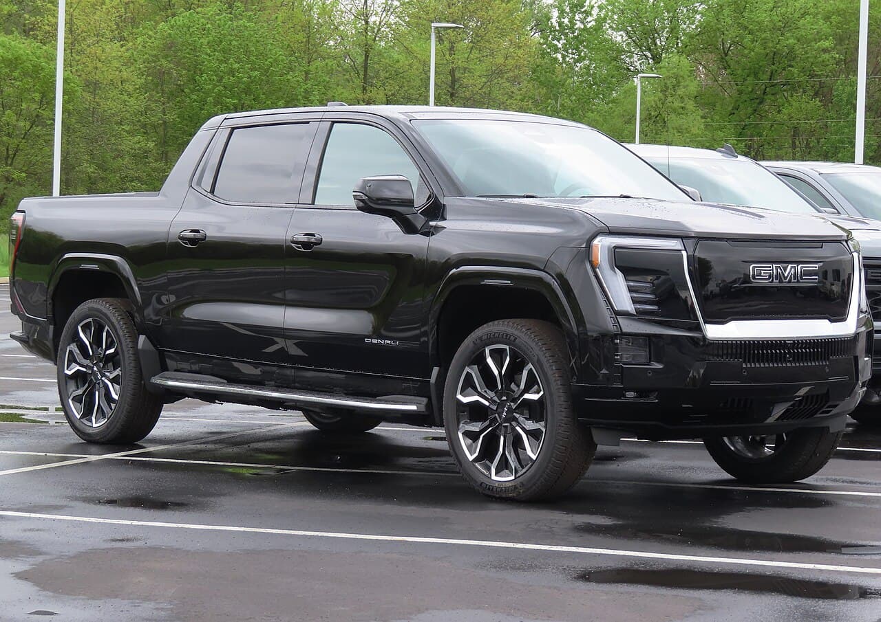 2025 GMC Sierra exterior