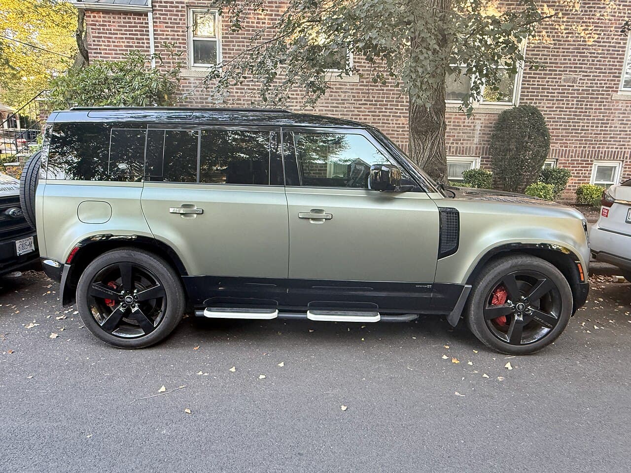 2025 Land Rover Defender exterior