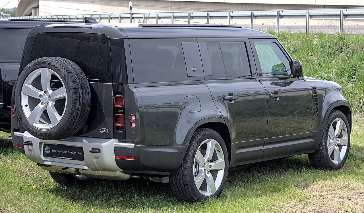 Land Rover Defender model reference