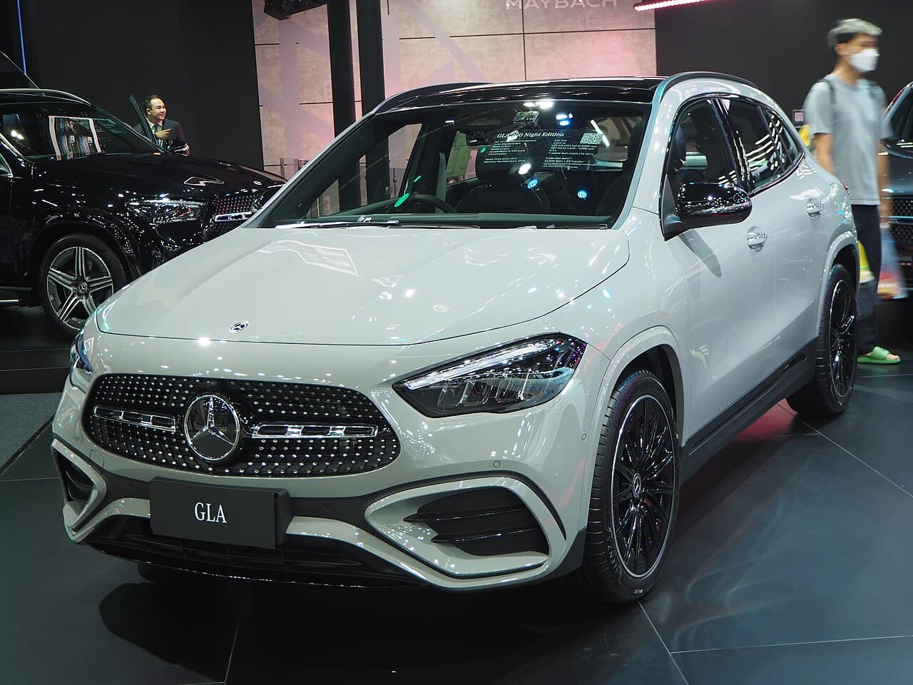 2025 Mercedes-Benz GLA-Class exterior