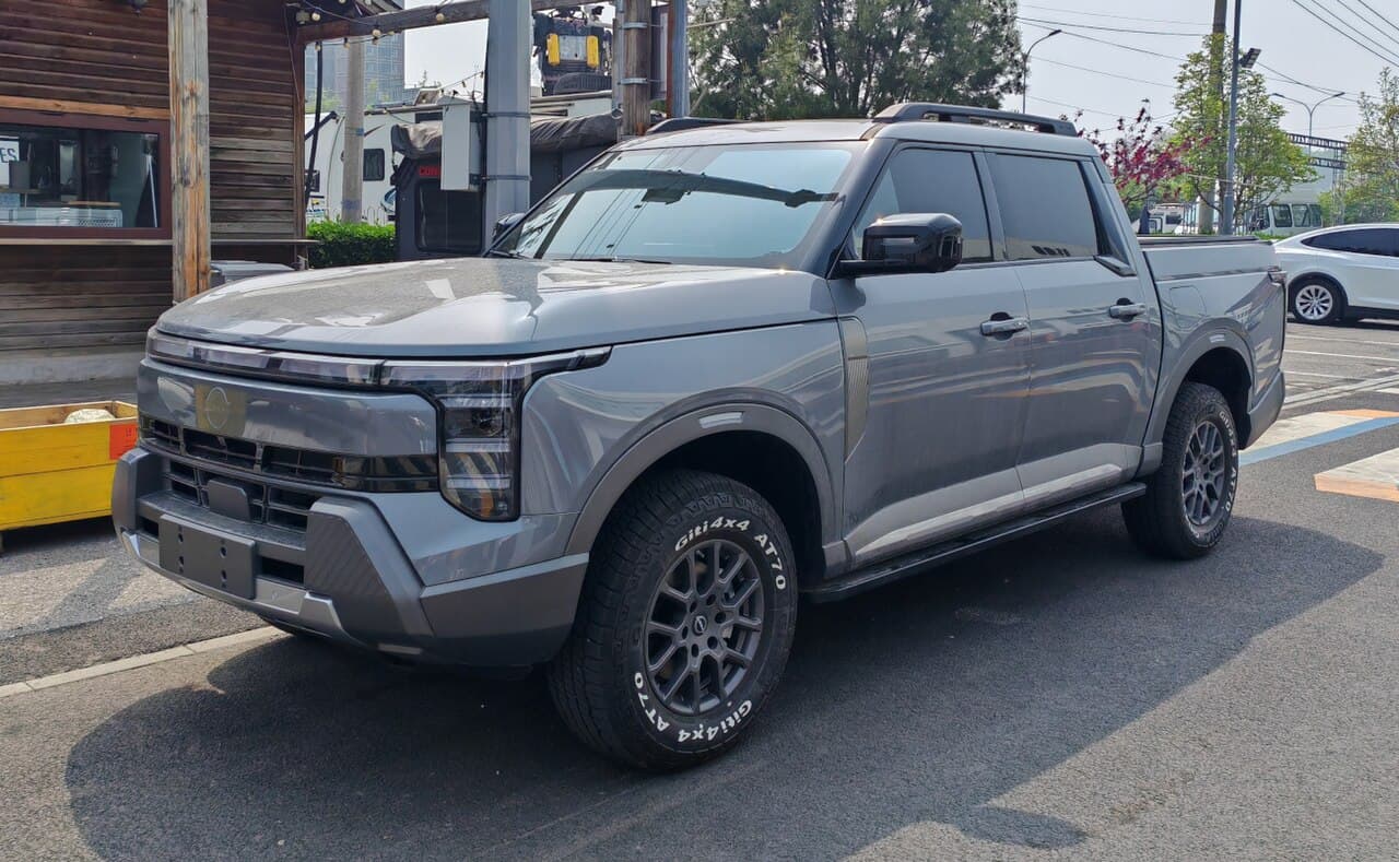 2026 Nissan Frontier exterior