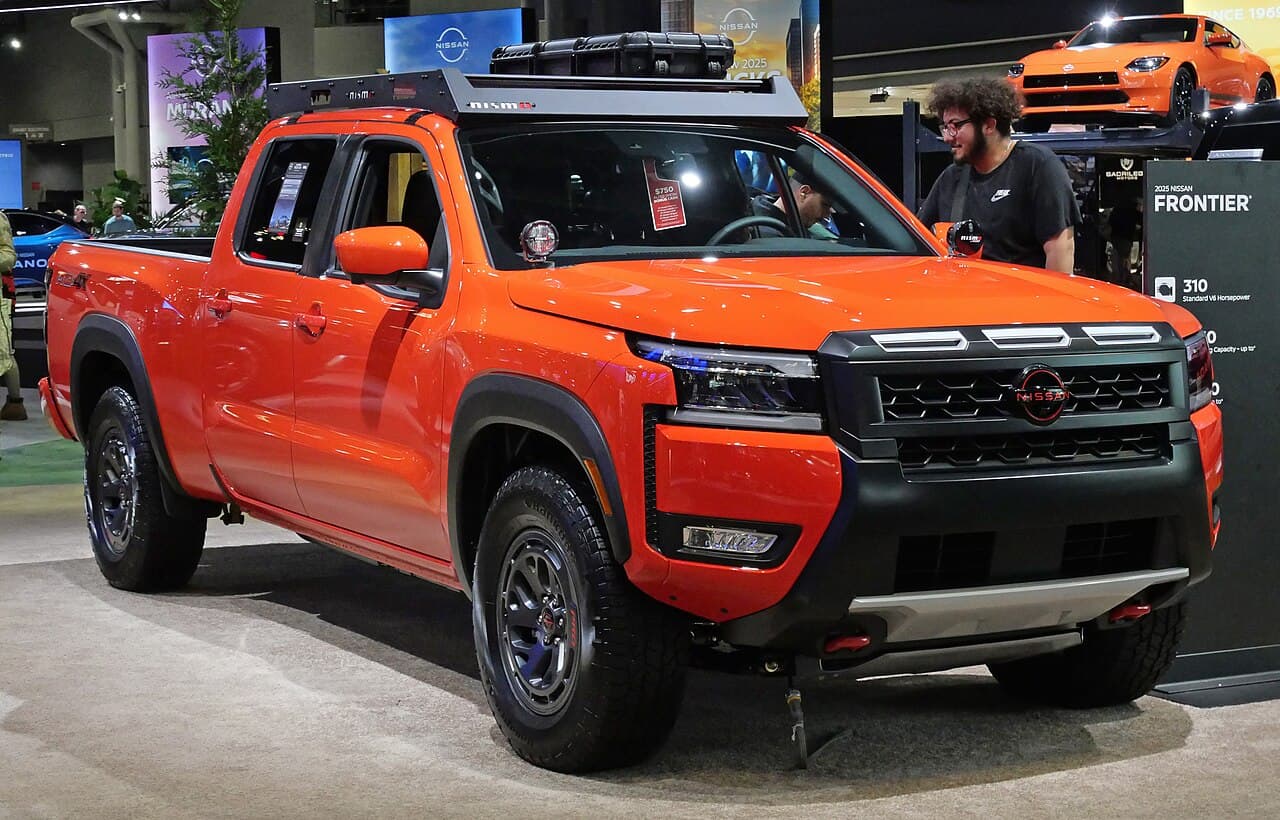 2025 Nissan Frontier exterior