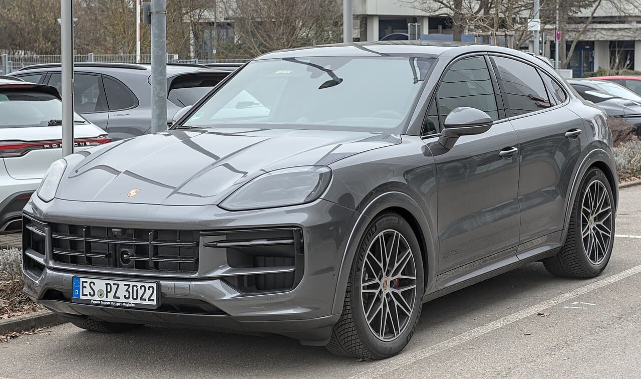 2024 Porsche Cayenne exterior