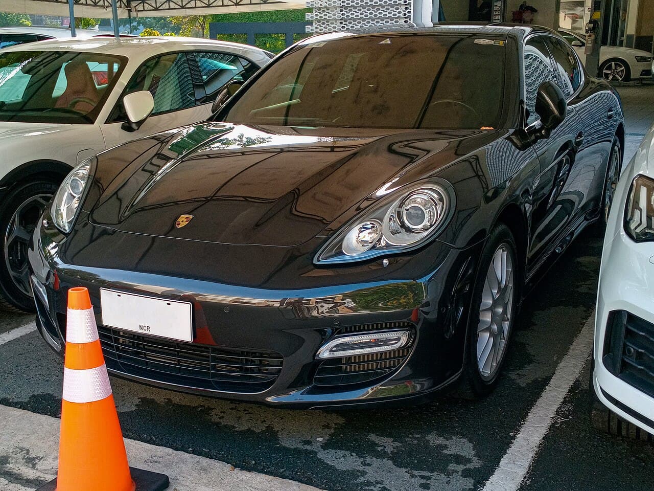 2024 Porsche Panamera exterior