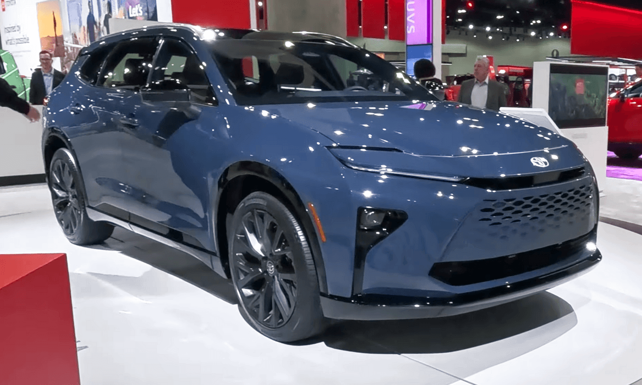 2025 Toyota Crown Signia exterior
