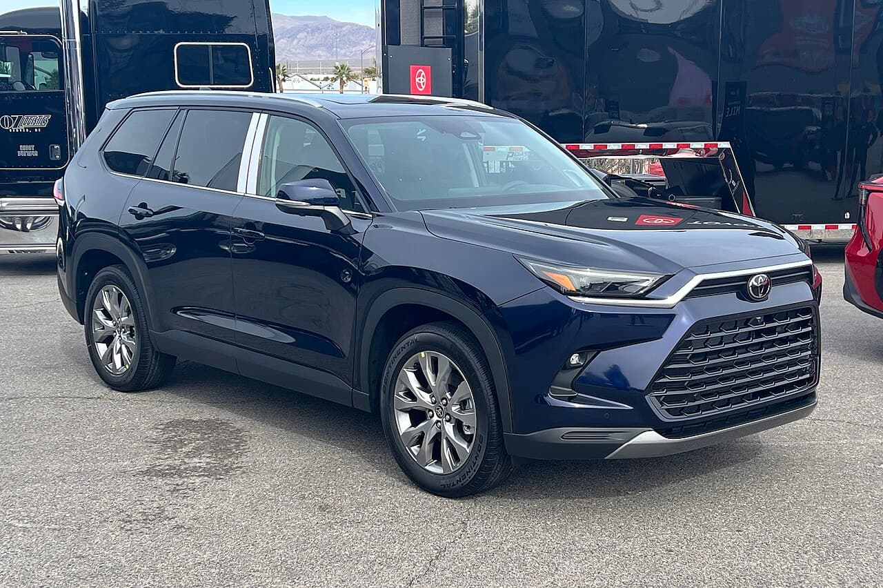 2025 Toyota Grand Highlander exterior