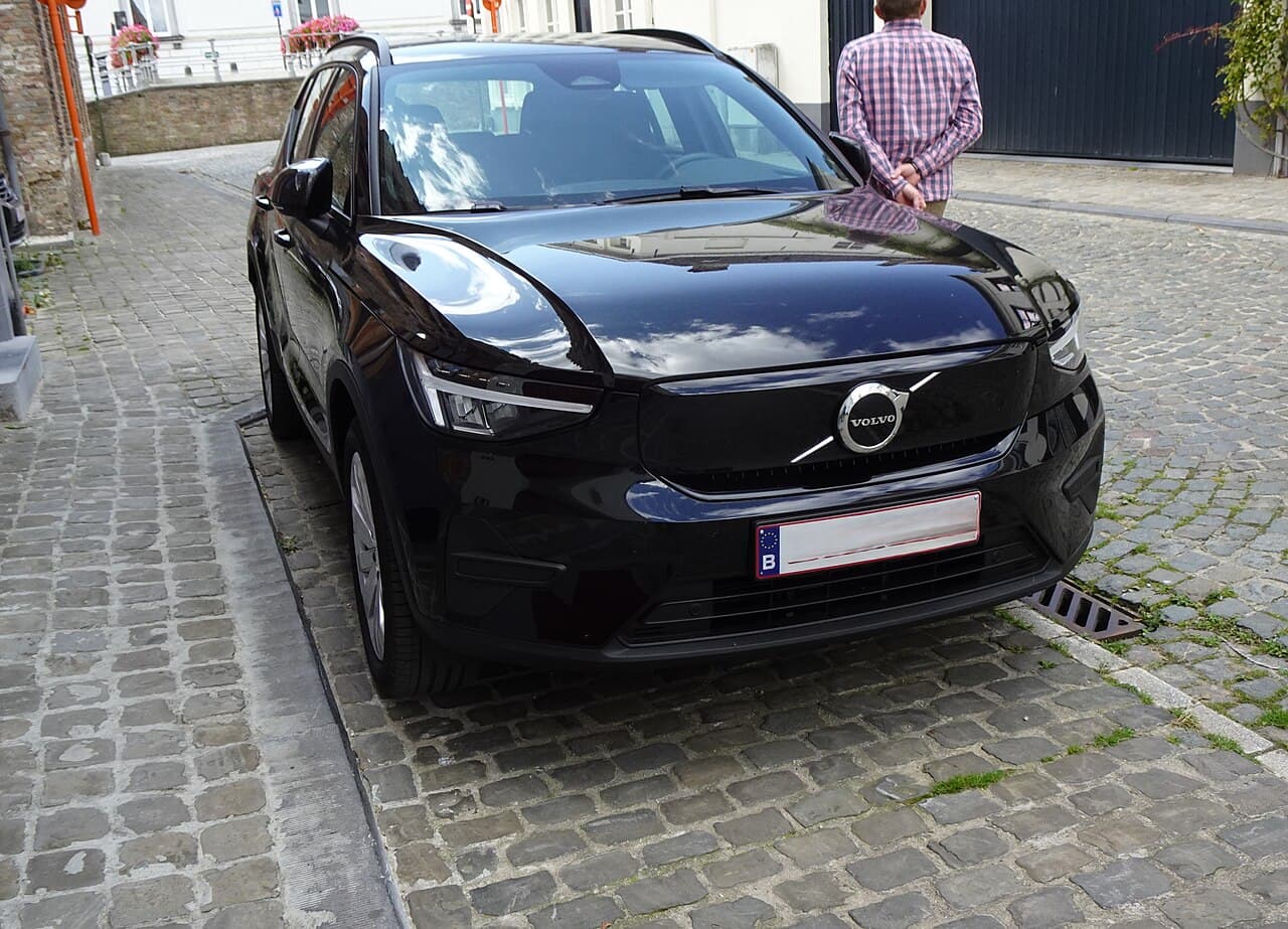 Volvo EX40 model reference