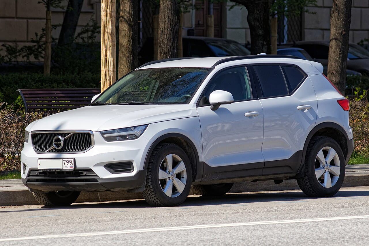 2026 Volvo XC40 exterior