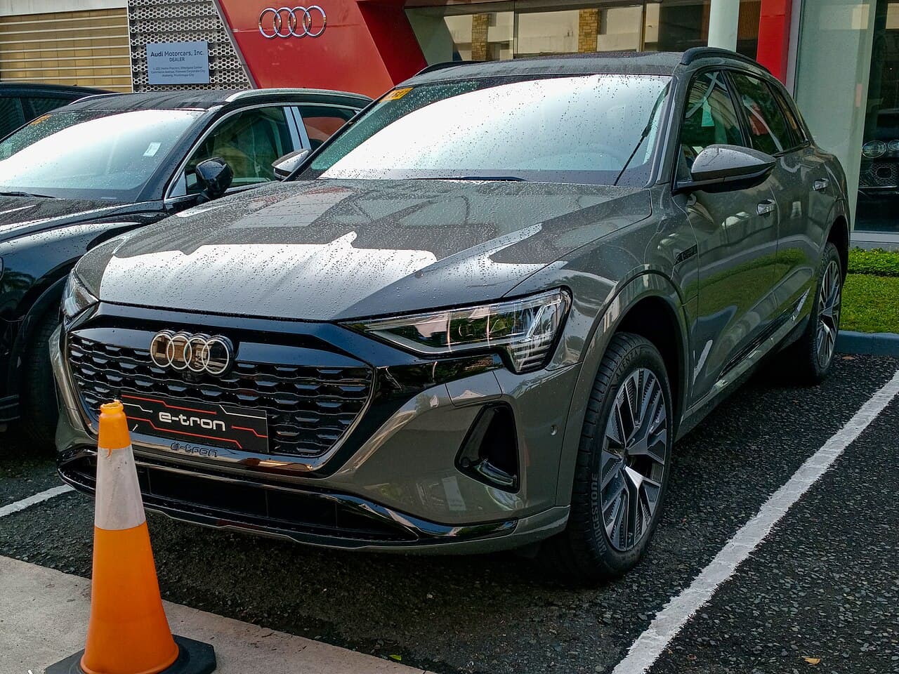 2024 Audi Q8 e-tron exterior