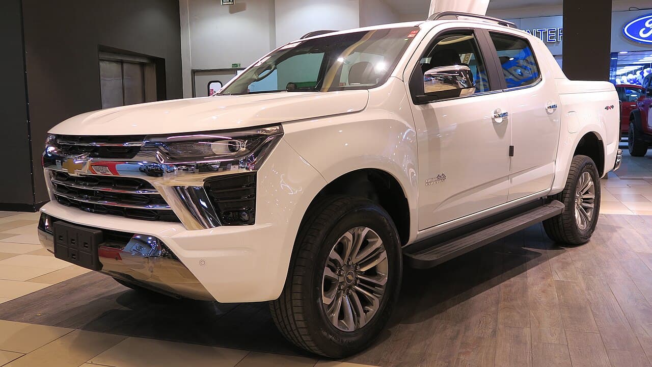 2024 Chevrolet Colorado exterior