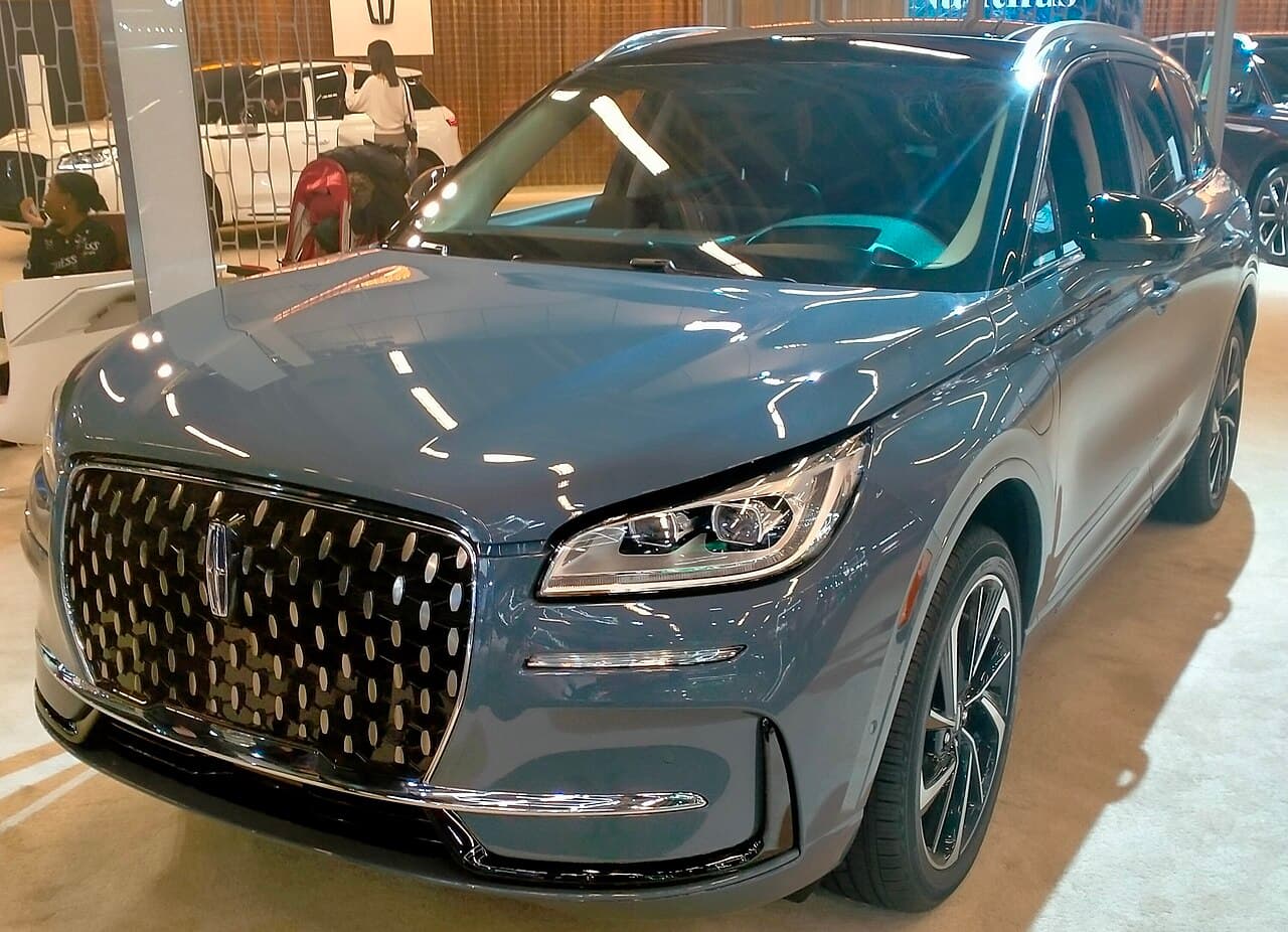 2024 Lincoln Corsair exterior