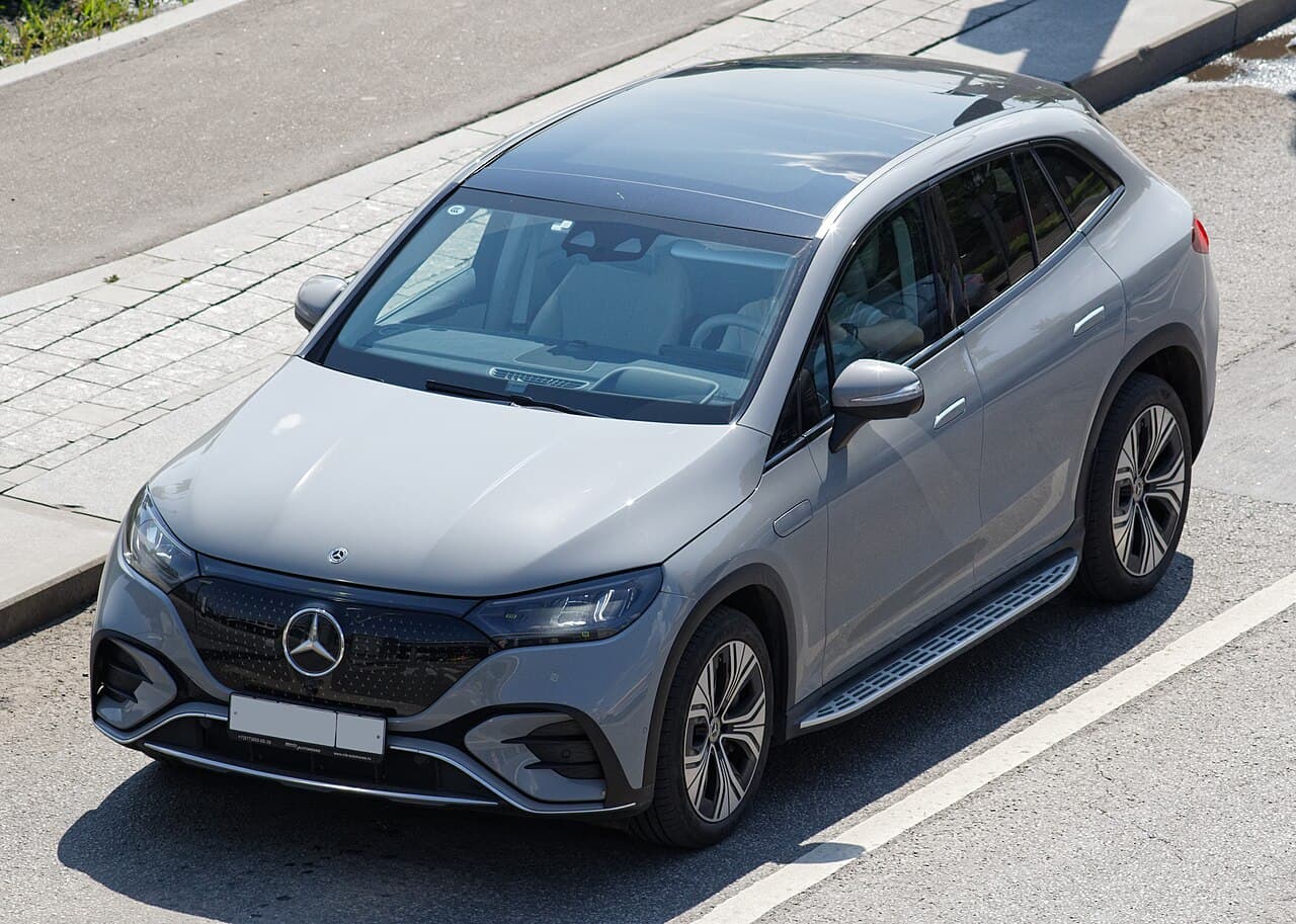 2025 Mercedes-Benz EQE exterior