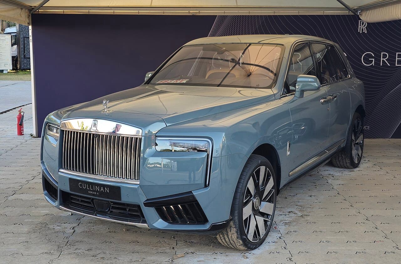 2024 Rolls-Royce Cullinan exterior