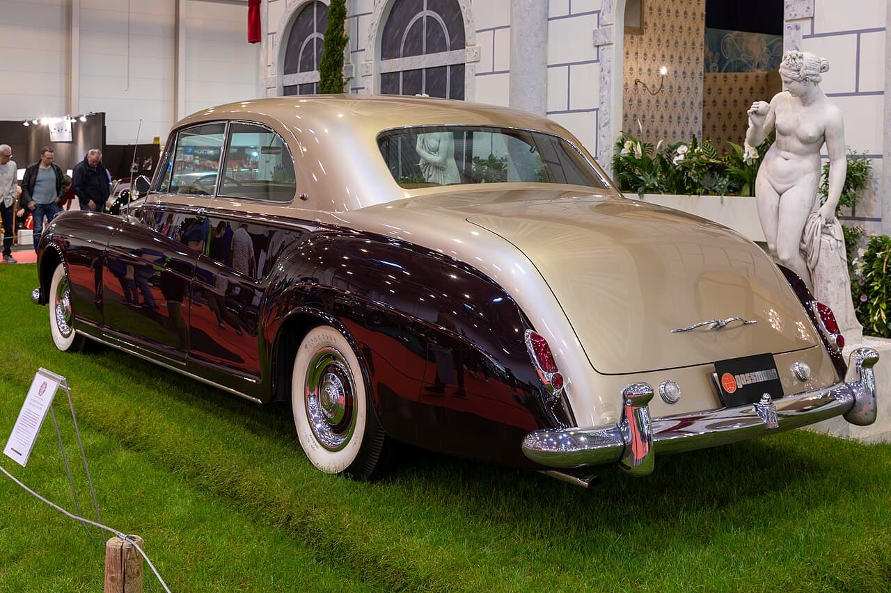 Rolls-Royce Phantom model reference