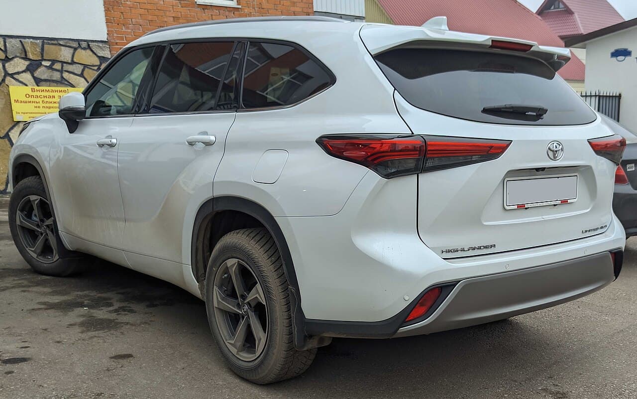 2025 Toyota Highlander exterior